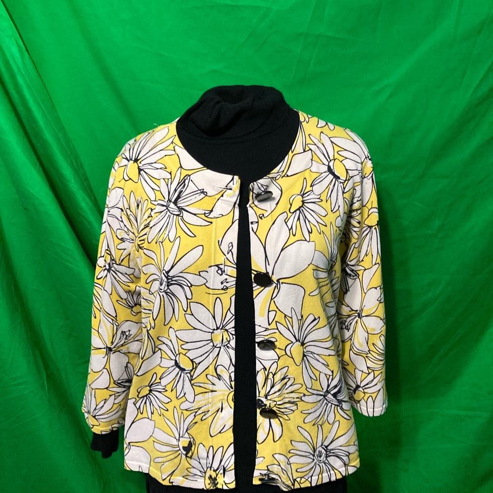 Vintage Yellow Daisy cardigan/shirt Size small-medium